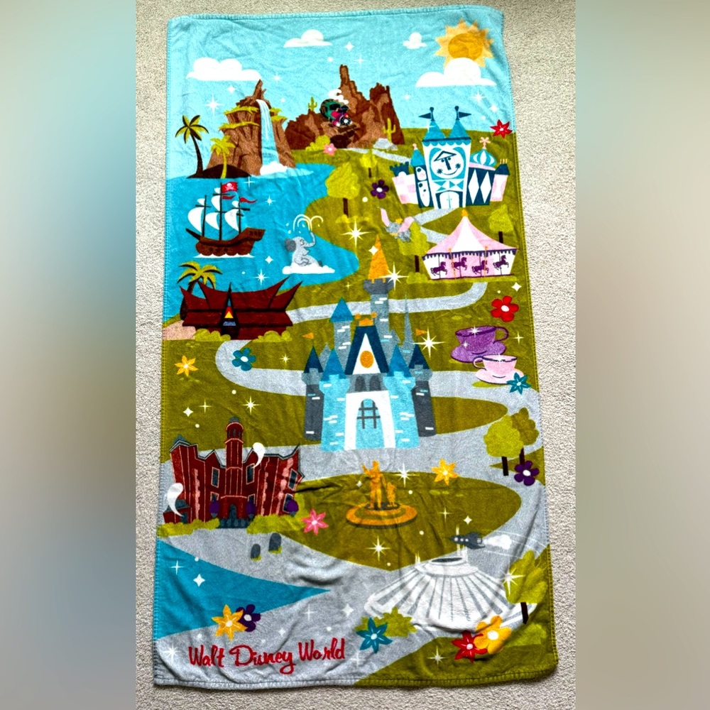 2020 Disney Parks towel EUC